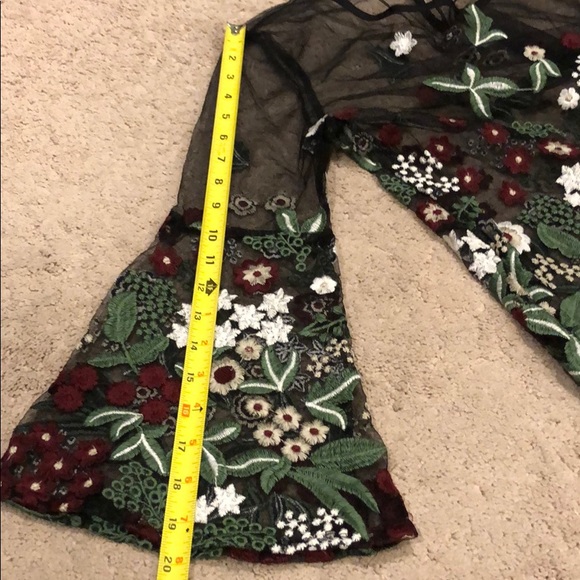 🔆Gorgeous Shein embroidered top, size Small, NEW - Picture 8 of 8